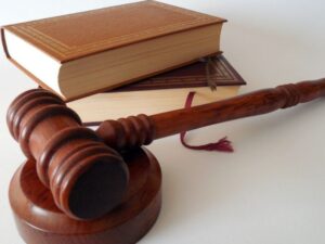 Xét tuyển học bạ ngành Luật Kinh tế giúp thí sinh giảm bớt áp lực thi cử